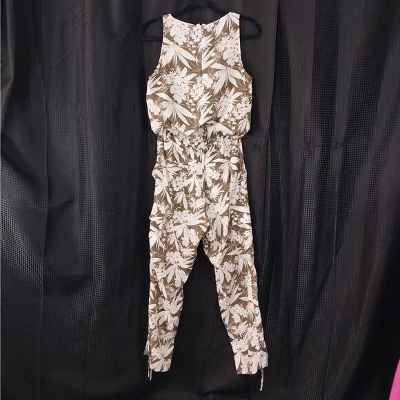 LAUREN BY RALPH LAUREN! TAUPE/BEIGE & CREAM FLORAL TIE WAIST ONESIE! SZ 4 - Picture 6 of 11